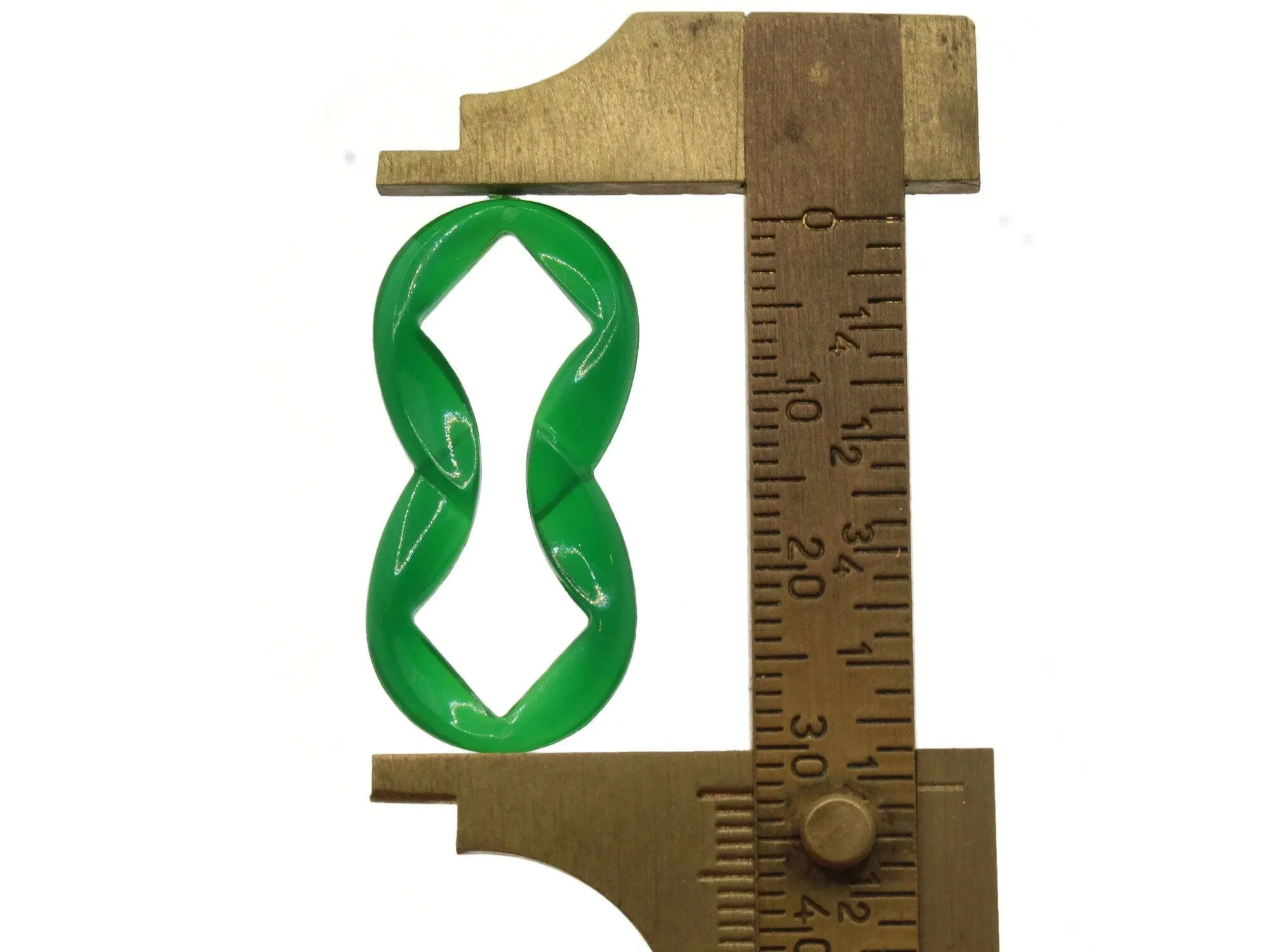 10 32mm Green Vintage Plastic Beads - Open Figure Eight Links