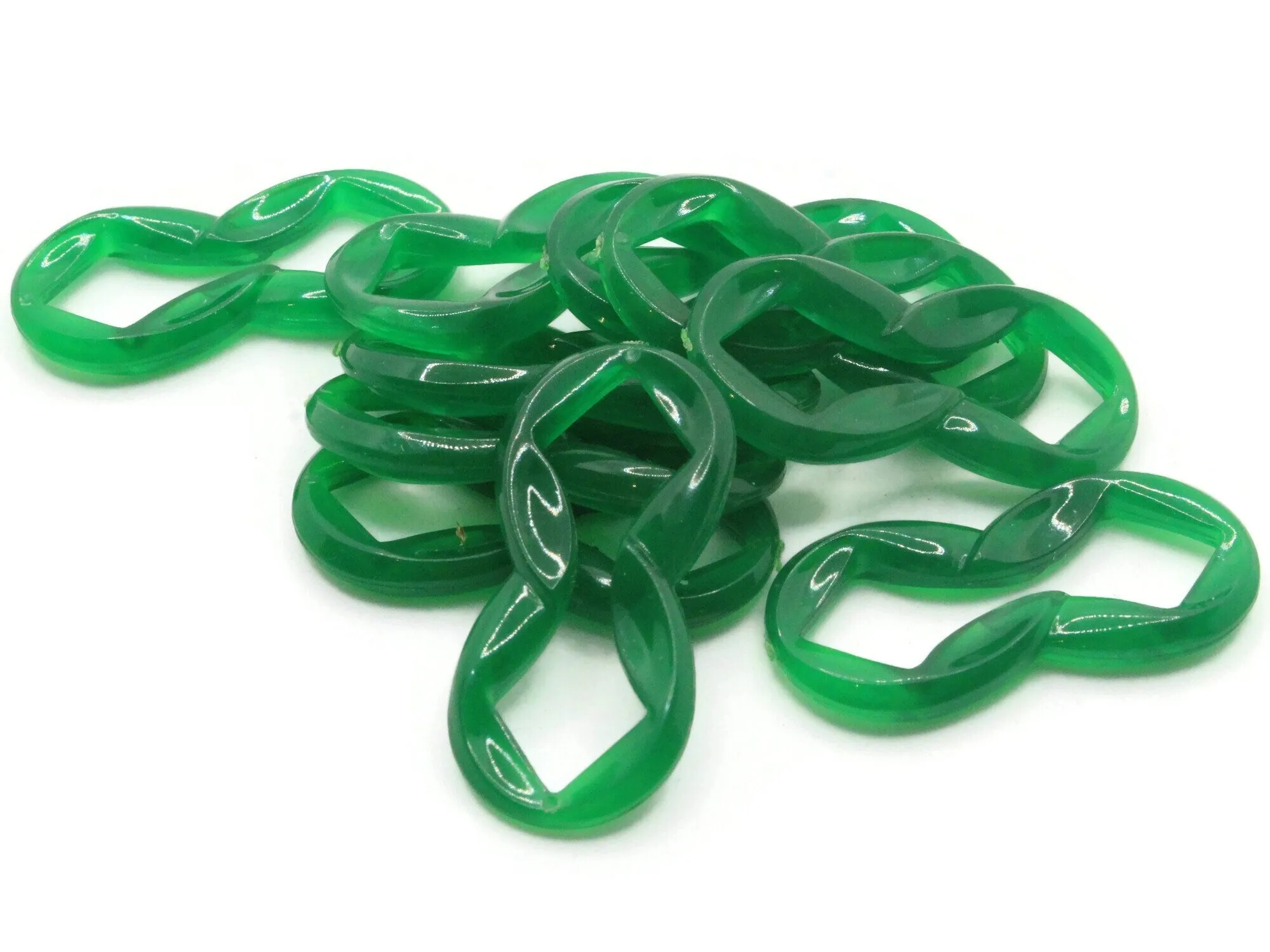 10 32mm Green Vintage Plastic Beads - Open Figure Eight Links