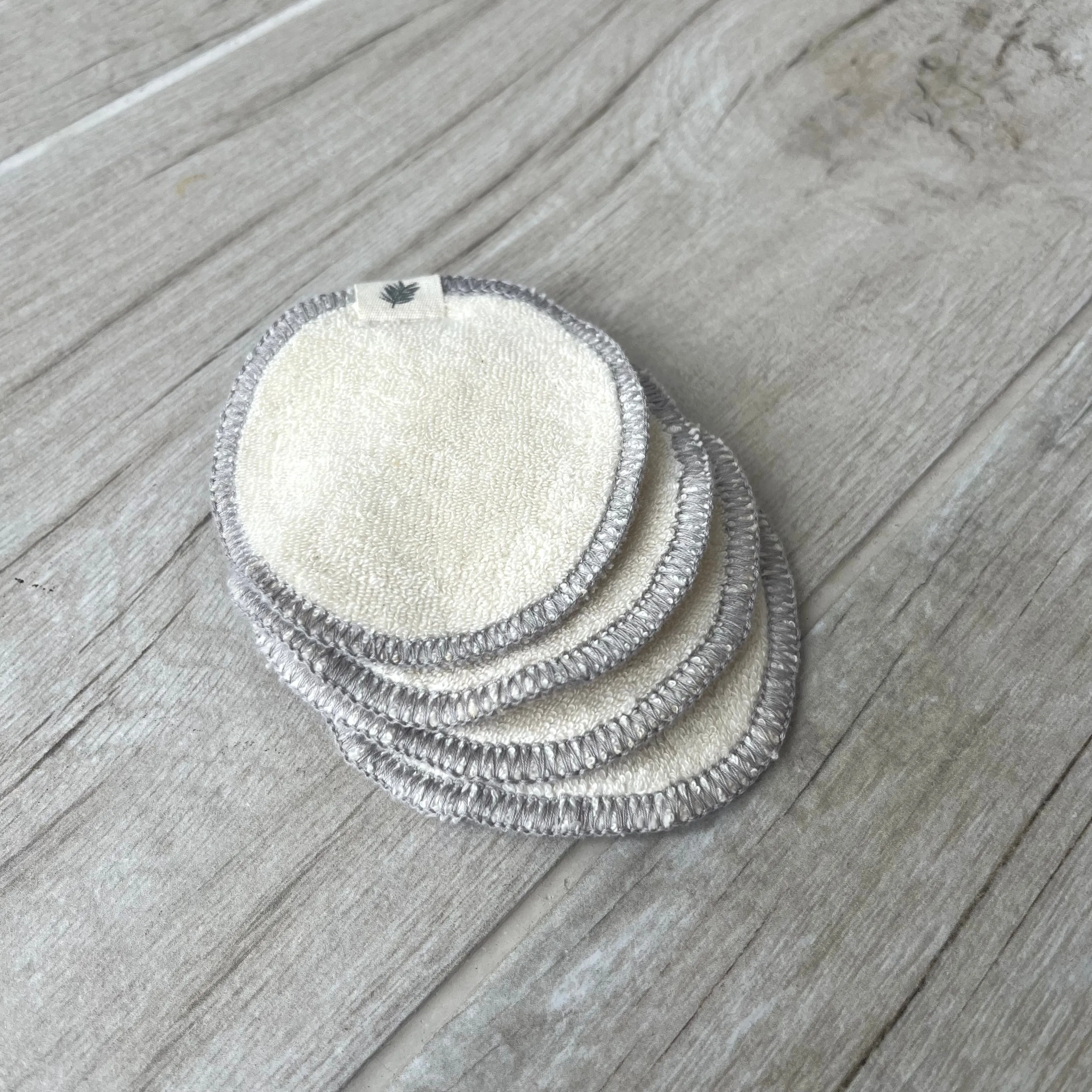 16 Reusable Makeup Pads