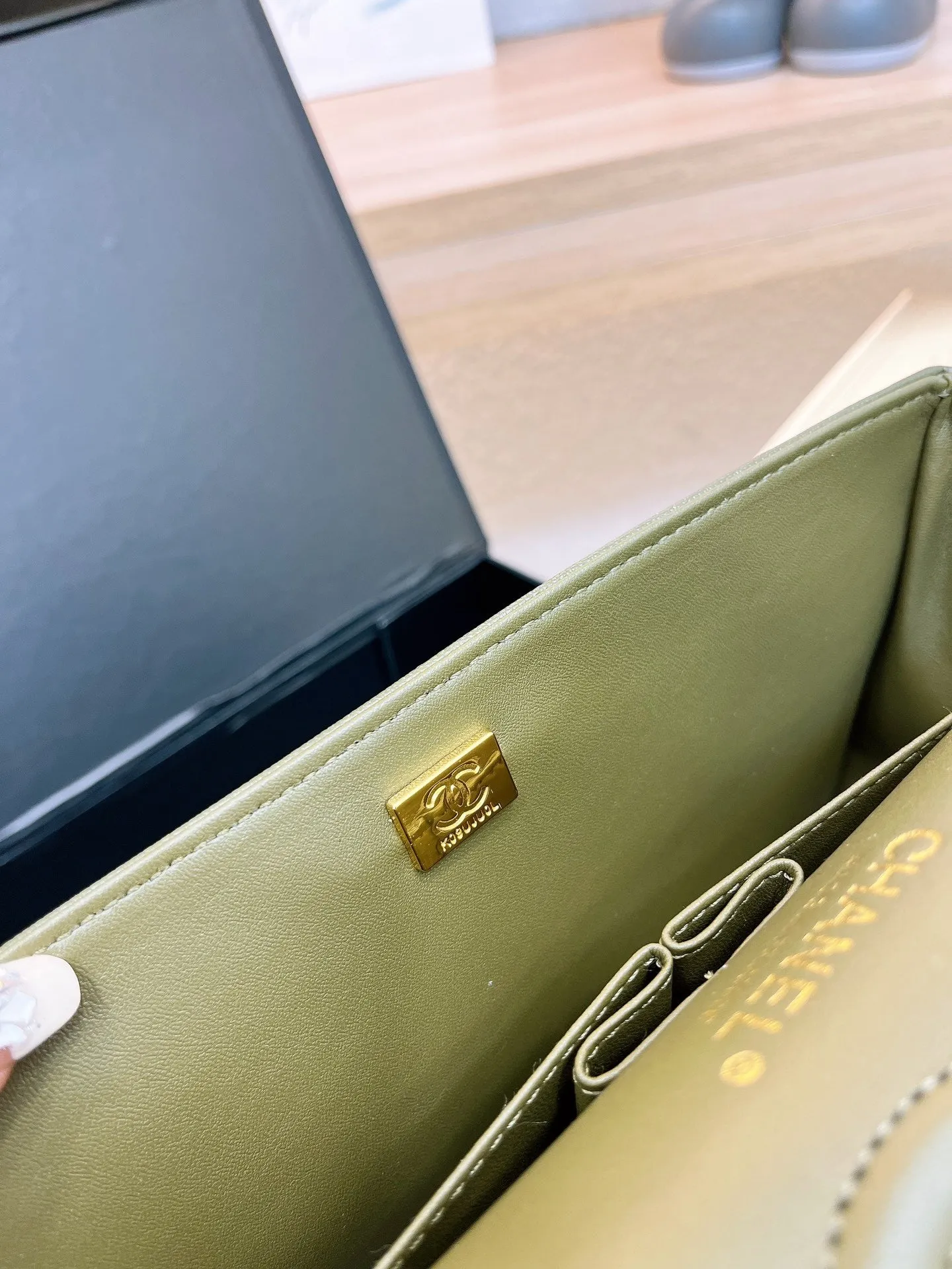 CC673 Classic Handbag / 9.8x15.5x6.5inch