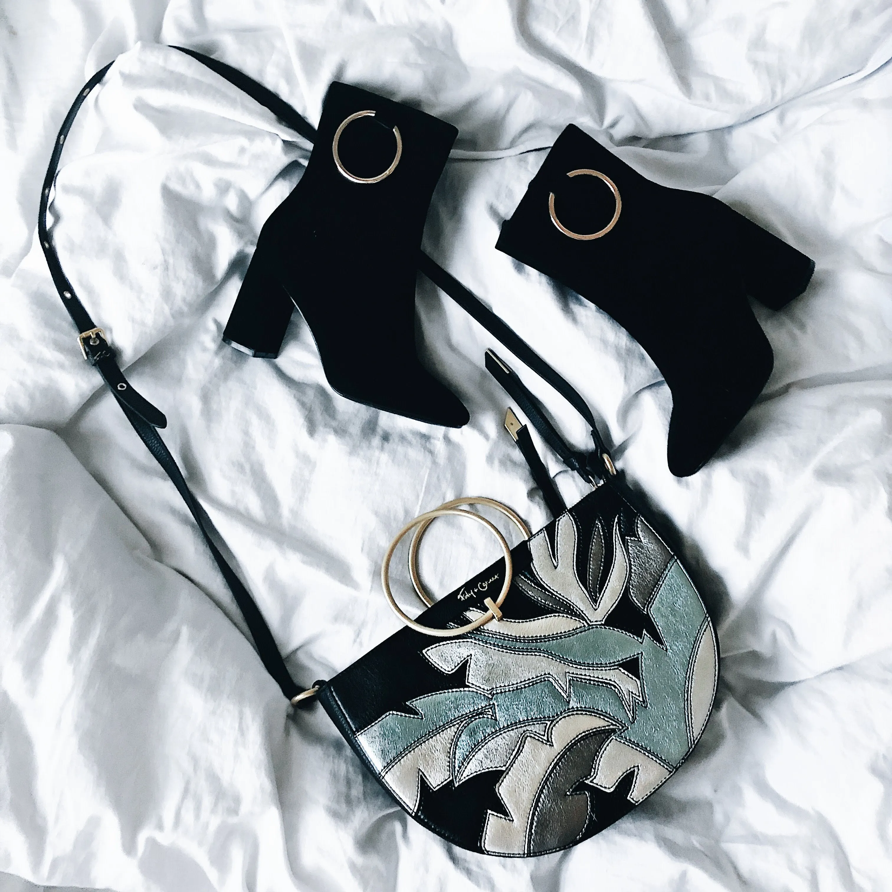 Isabella Crescent Satchel in Black