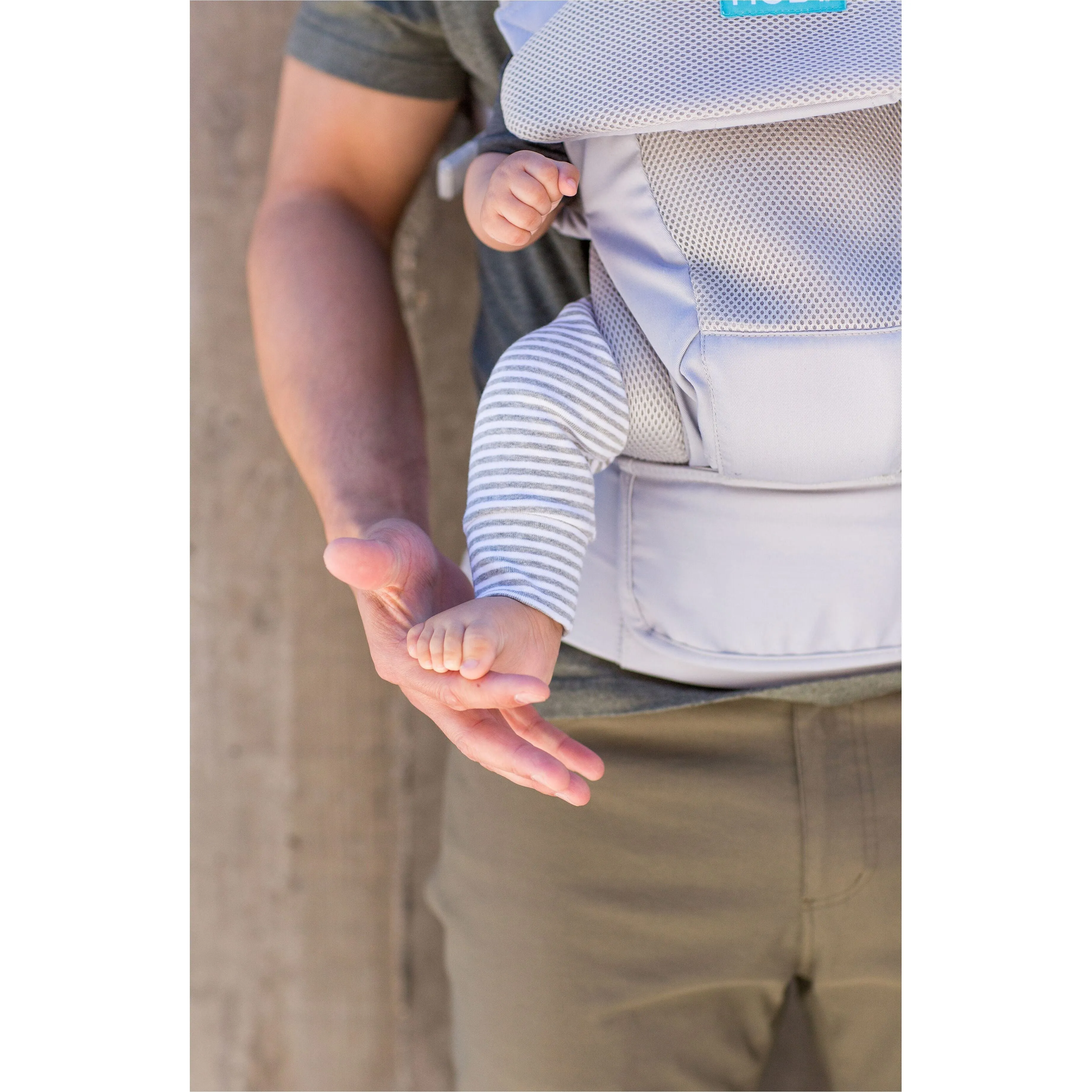 Moby Move 4 Position Carrier - Glacier Grey