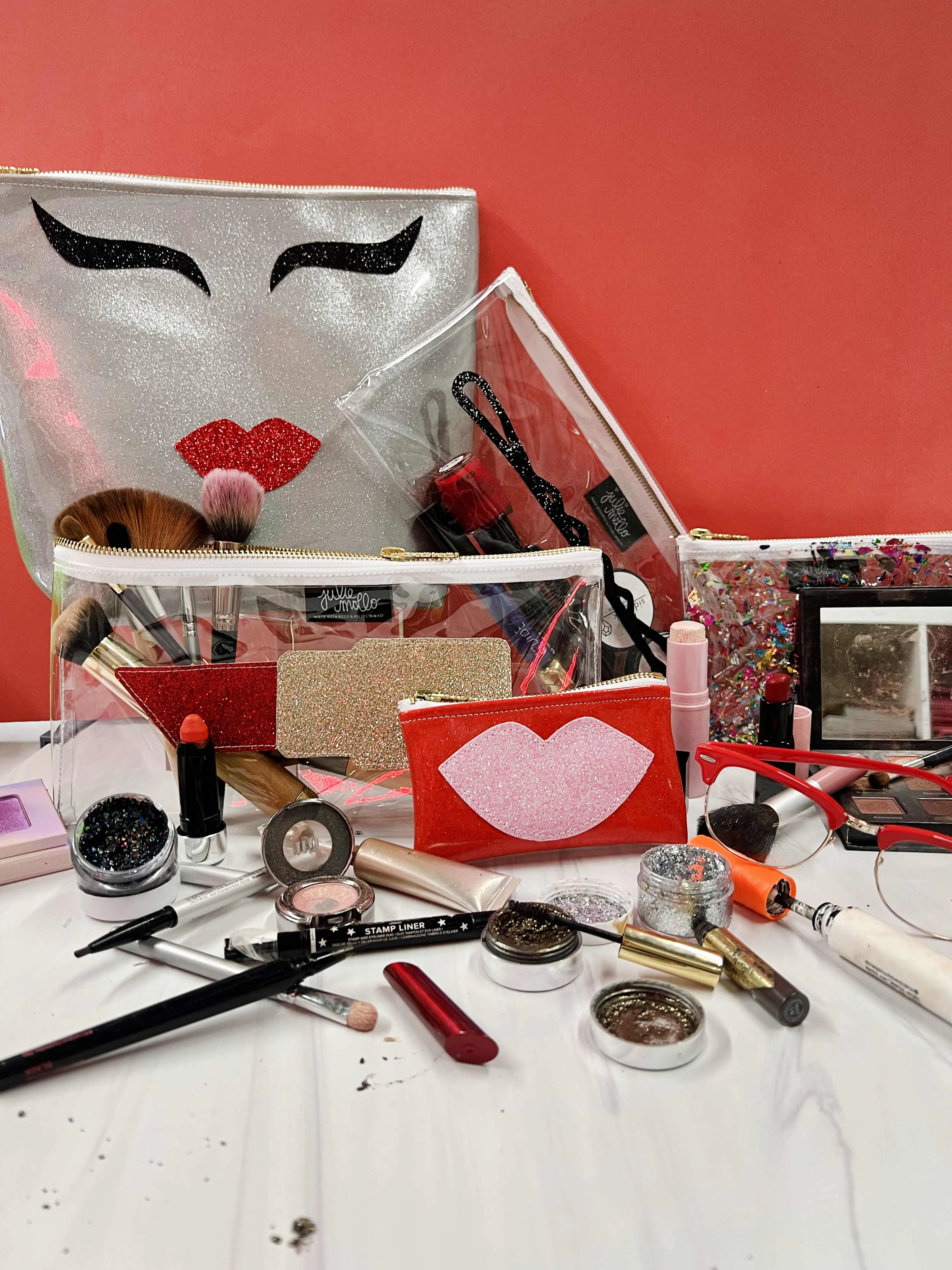 The Beauty Bag! 💄 Glam Up Your Essentials!