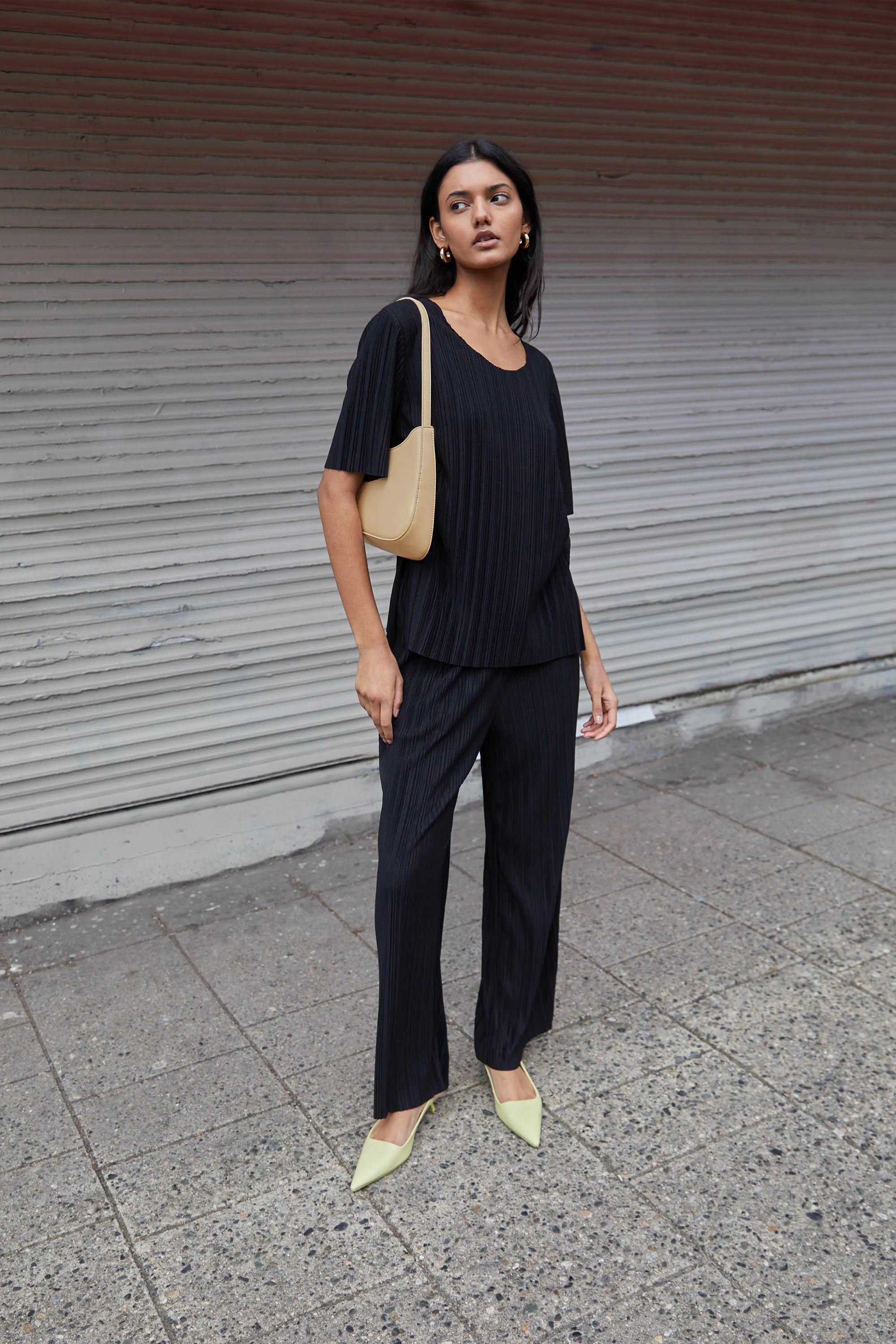 TRAPEZE SHOULDER BAG