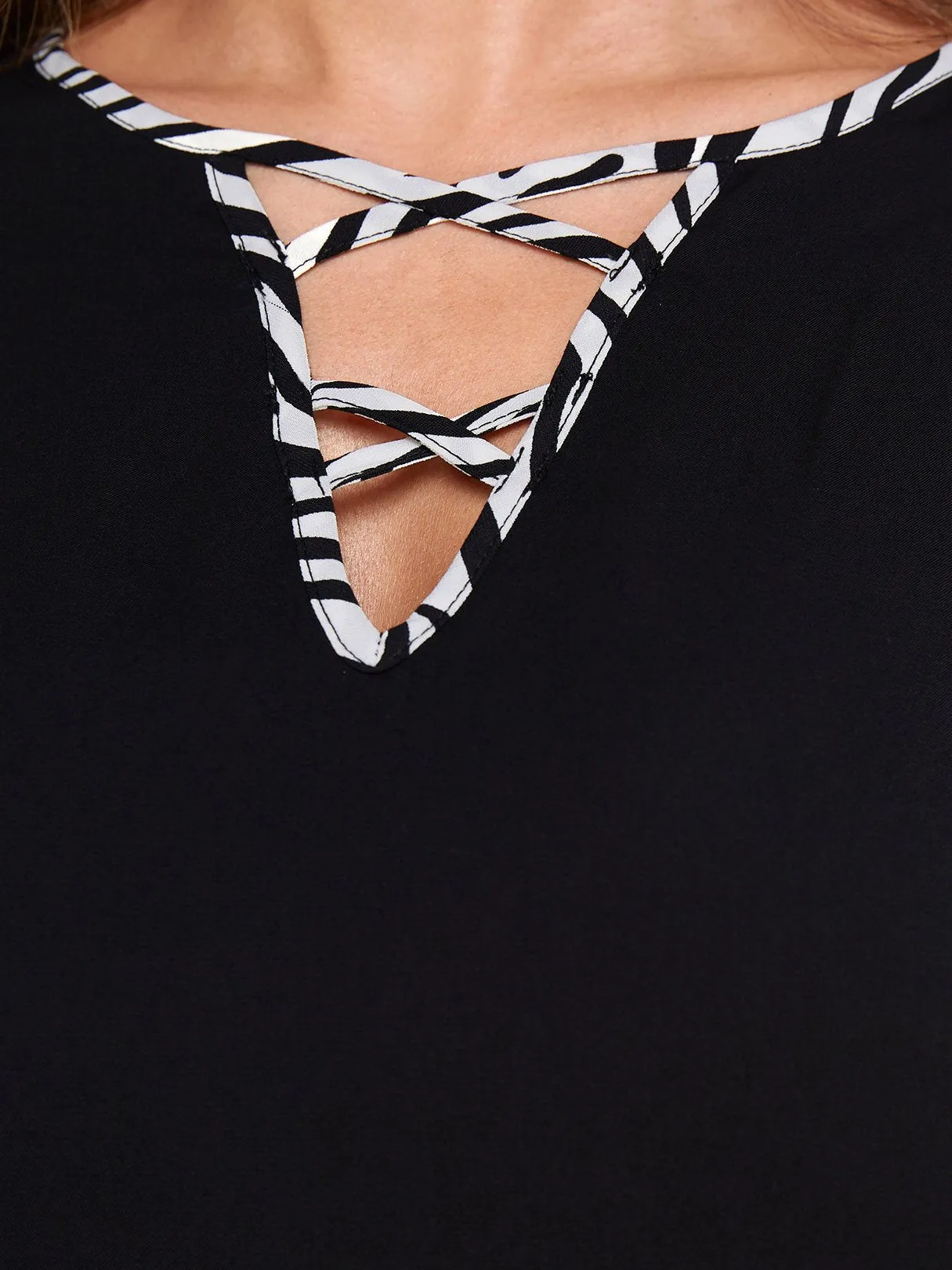 Wholesale Black V-Neck Long Sleeve Zebra Criss-Cross Mini Dress